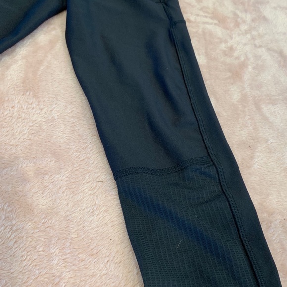 New! Under Armour Heat Gear Workout Capris - Picture 5 of 8